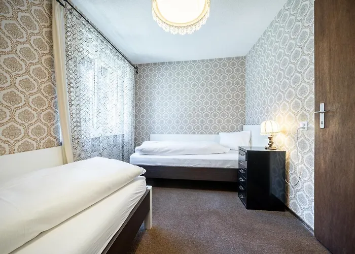 9302 Zweckmaessig Eingerichtete 3,5 Mit Ueberdachtem Suedwestbalkon * Vulpera