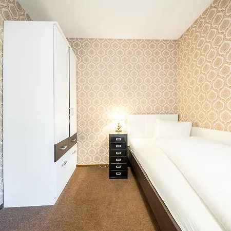 9302 Zweckmaessig Eingerichtete 3,5 Mit Ueberdachtem Suedwestbalkon Apartamento *